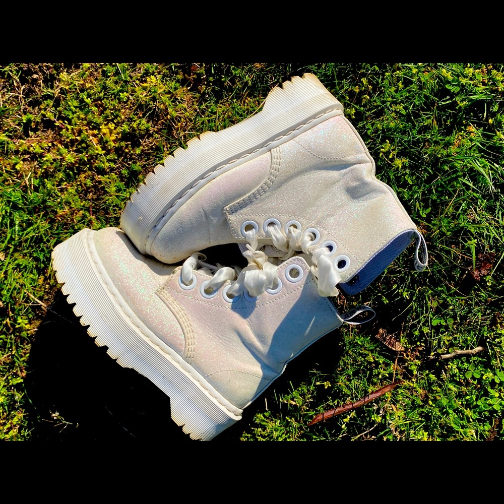 Dr Martens Molly Glitter White
